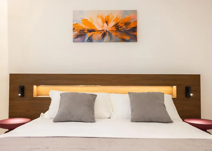 Nora'S Suites